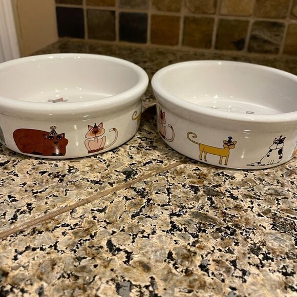 Ursula Dodge PARTY CAT Cat Bowls set of 2 - Picture 1 of 13